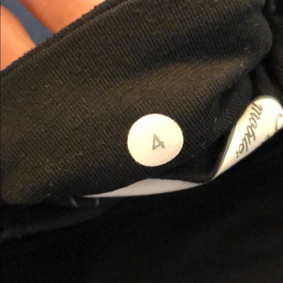 Lululemon black crop pants - Picture 3 of 5